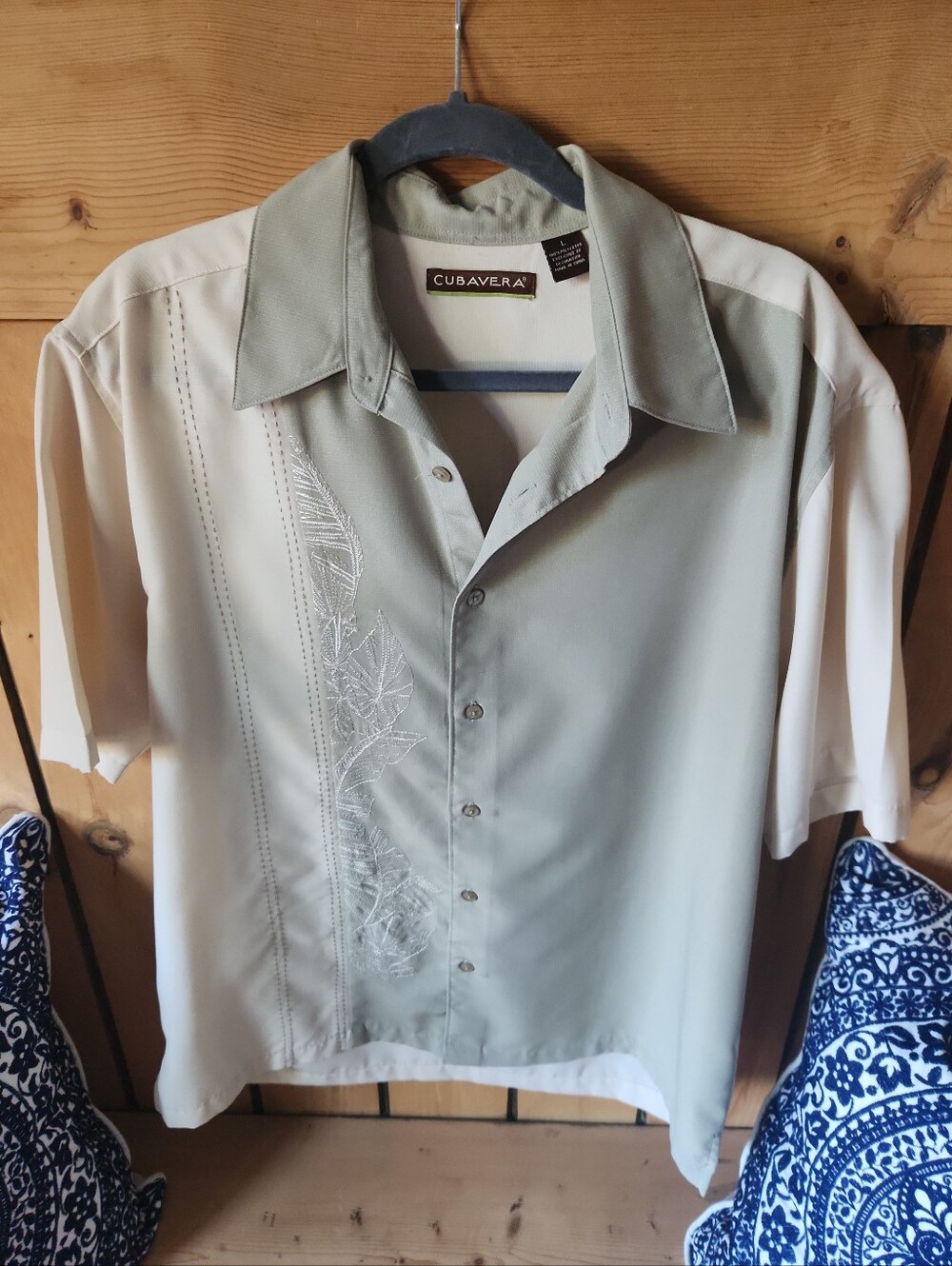 Cubavera Men's Short-Sleeve Embroidered Shirt in Sage and Cream Large